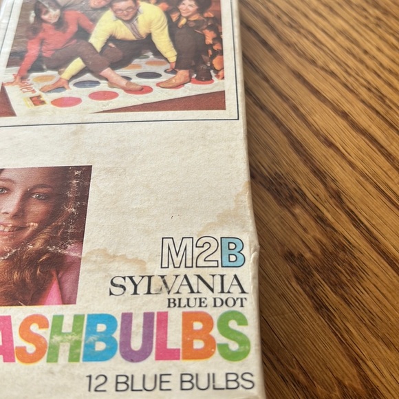 Vintage Sylvania M3 Blue Dot Camera FLASH BULBS - Box of 10 only - Picture 2 of 5